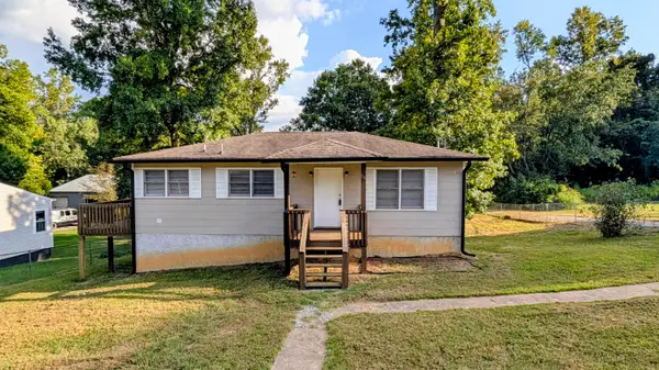56 East Avenue, Rossville, GA 30741