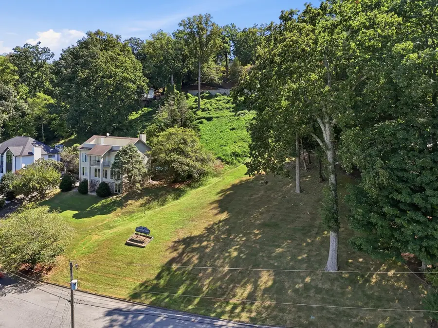 1720 S Crest Manor Lane, Chattanooga, TN 37404 - #2