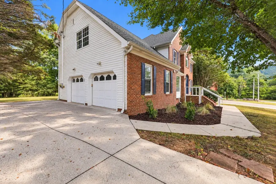 9221 Hunters Bend Circle, Ooltewah, TN 37363 - #2