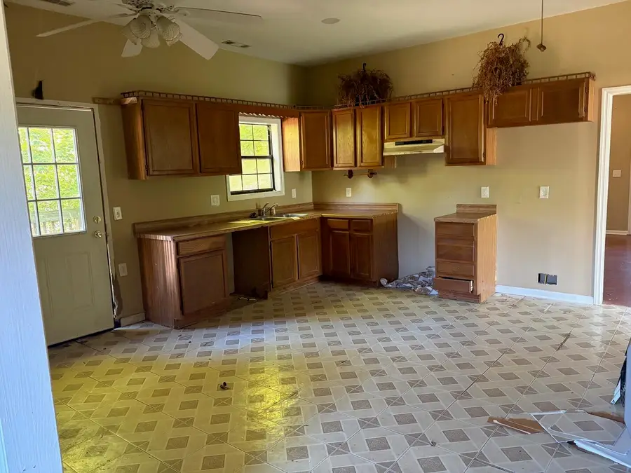 105 W 9th Street, Chickamauga, GA 30707 - #2