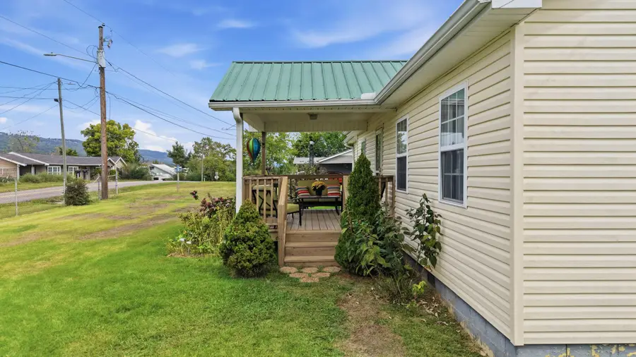 71 Oak Avenue, Trenton, GA 30752 - #3