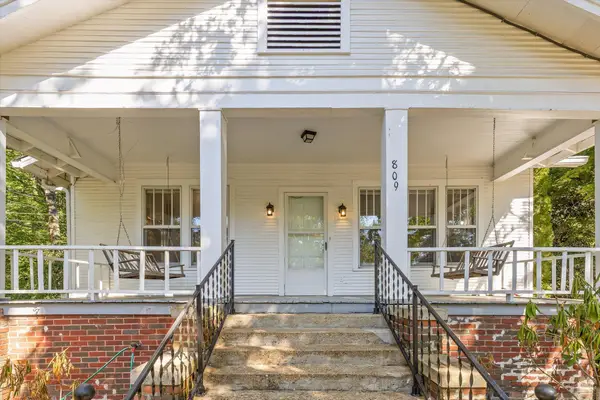809 Fairmount Avenue, Signal Mountain, TN 37377