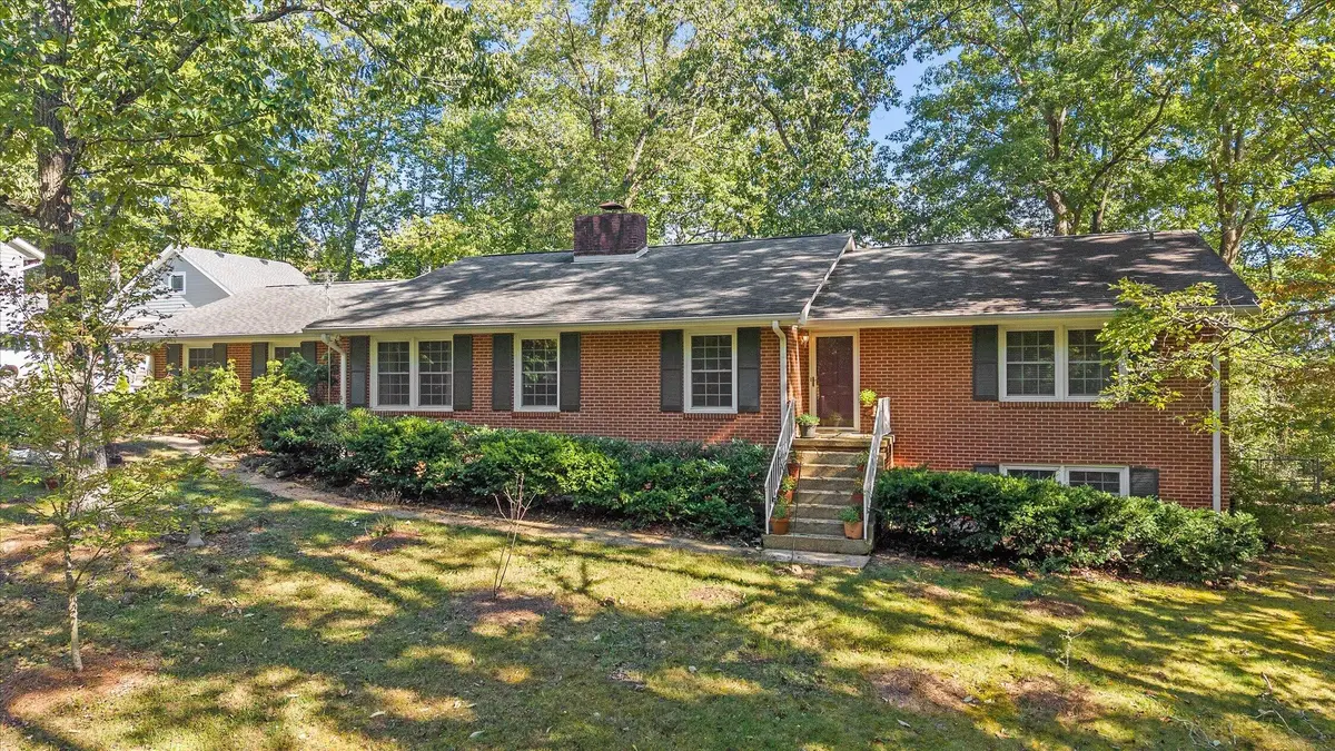 1056 Whippoorwill Drive, Signal Mountain, TN 37377 - #1