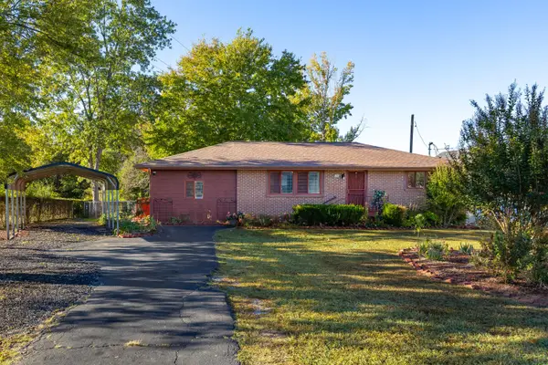 8206 Shallowford Road, Chattanooga, TN 37421
