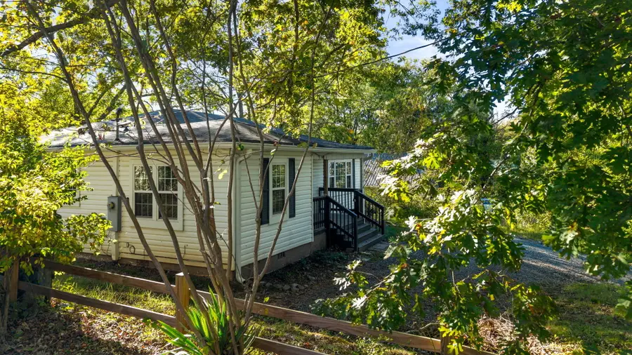 1040 6th Street Ne, Cleveland, TN 37311 - #3