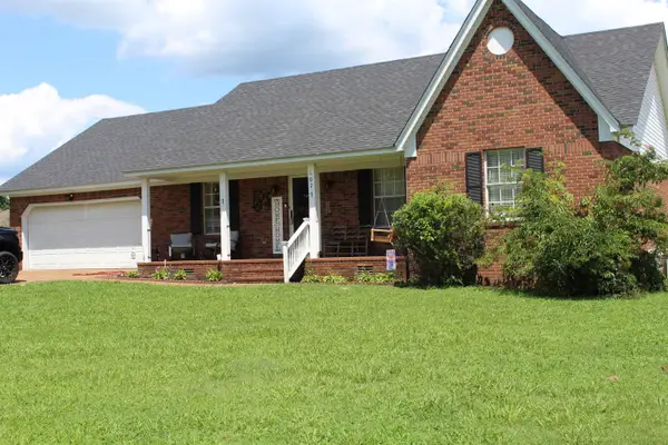 102 Hedgewood Drive, Lexington, TN 38351