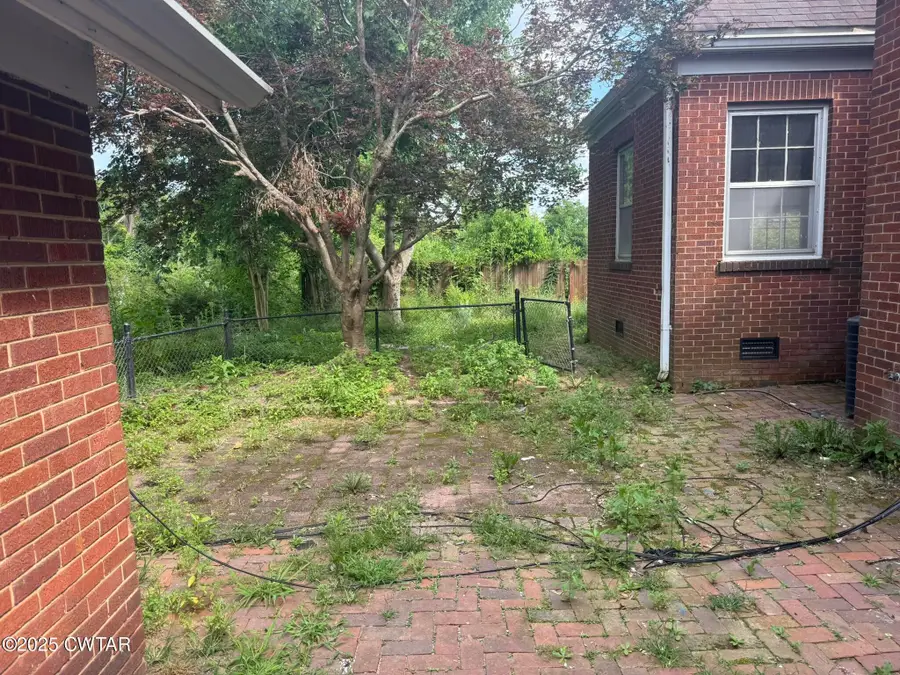 367 W Court Avenue W, Selmer, TN 38375 - Image #3