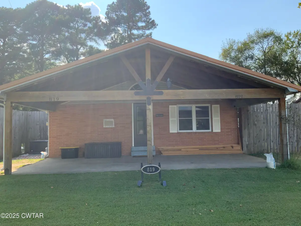 819 Frank Maynard Drive, Dyersburg, TN 38024 - Image #1