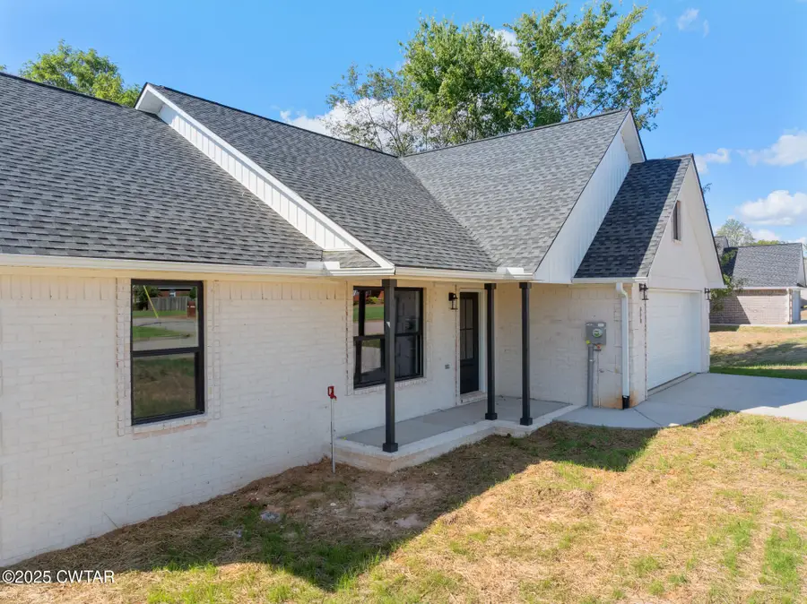 90 Derek Dr, Lexington, TN 38351 - Image #2