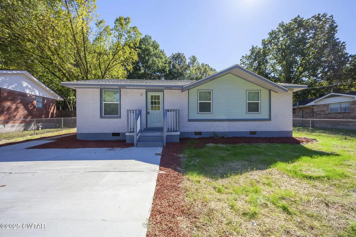 22 Currie Avenue, Jackson, TN 38301 - Image #1