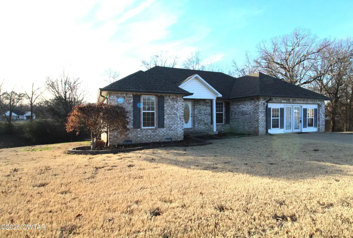 101 Hedgewood Drive, Lexington, TN 38351 - Image #1