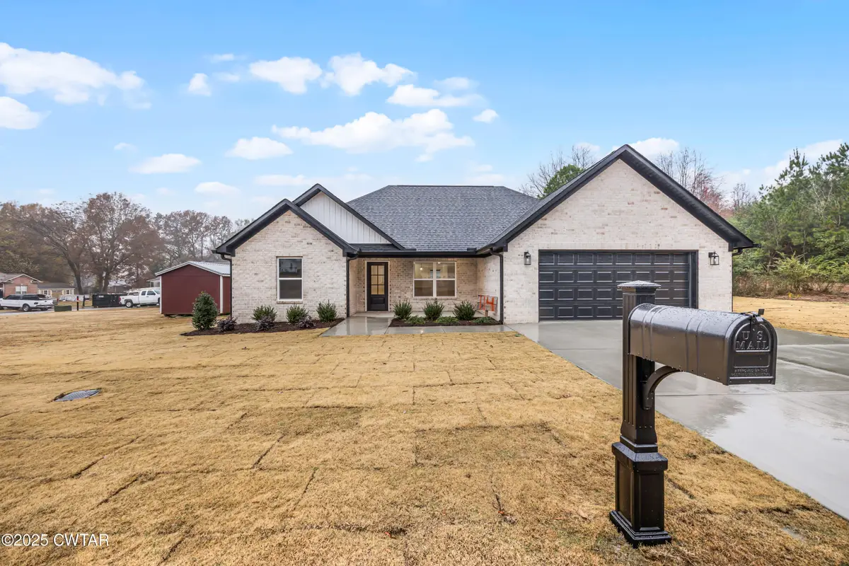 114 Crestview Cove, Trenton, TN 38382 - Image #1