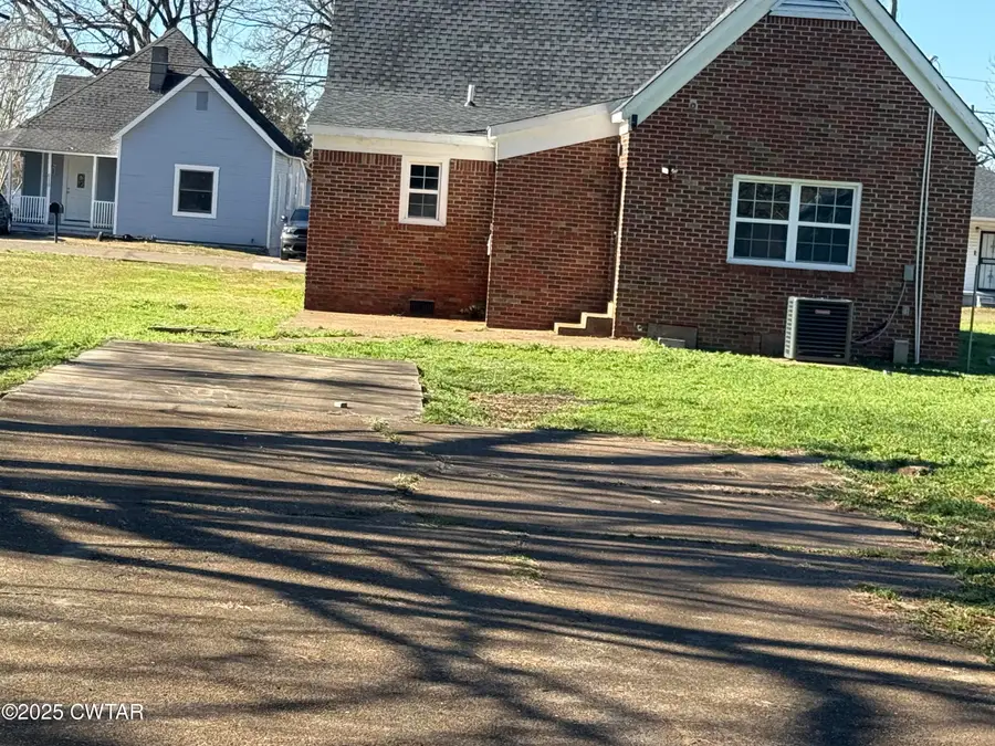 676 N Hays Avenue, Jackson, TN 38301 - #3