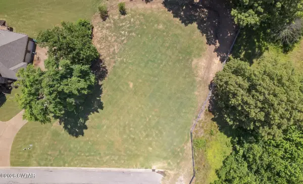 61 Applestone Drive, Jackson, TN 38305