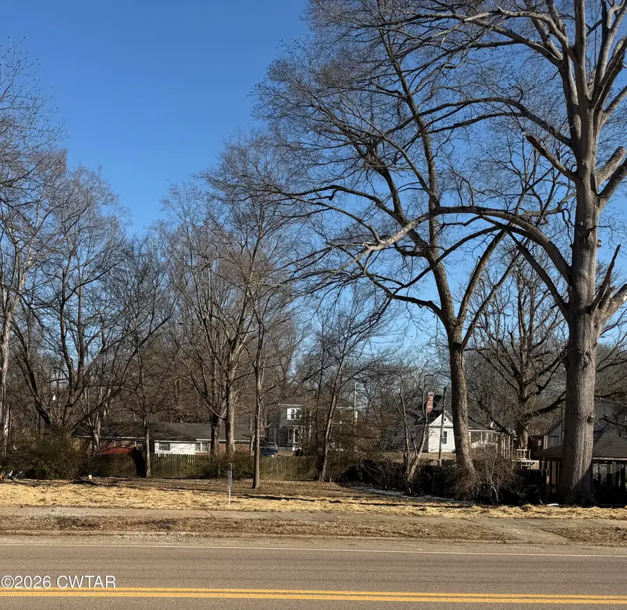 611 S College Street, Trenton, TN 38382 - #3