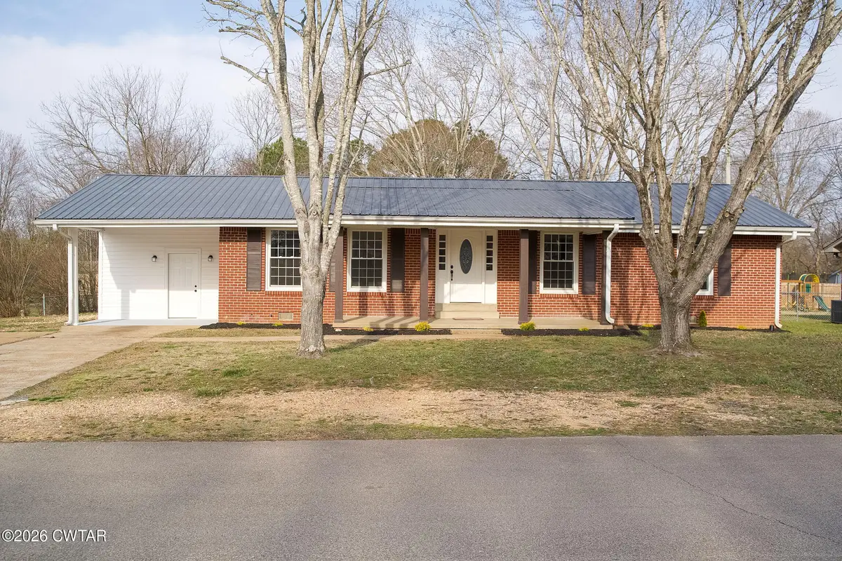 555 Maywood Avenue, Lexington, TN 38351 - #1