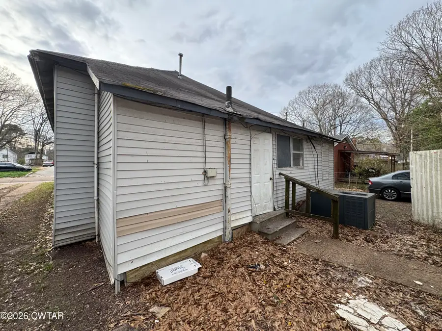 207 Pleasant Street, Jackson, TN 38301 - #3