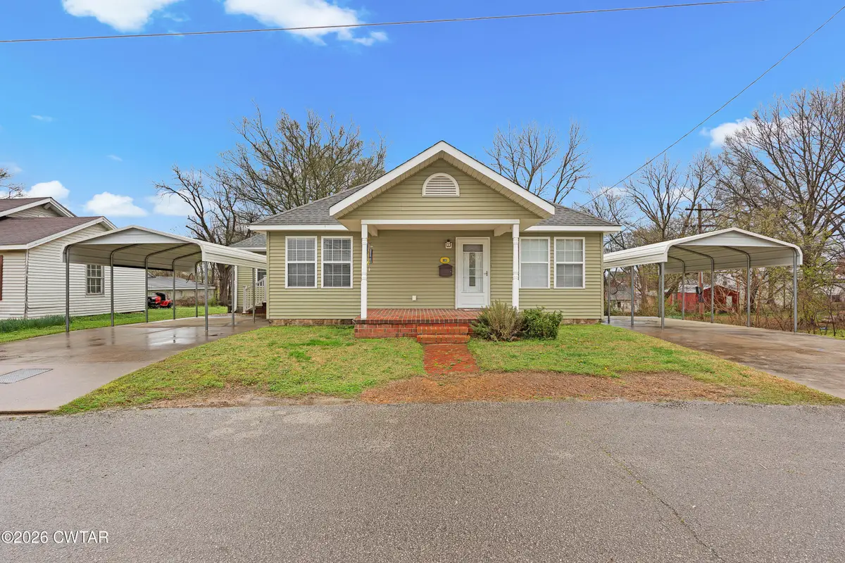 300 W 5th Street, Trenton, TN 38382 - #1