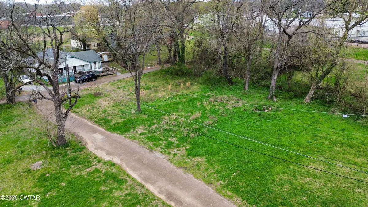 122 Preston Alley, Jackson, TN 38301 - #1