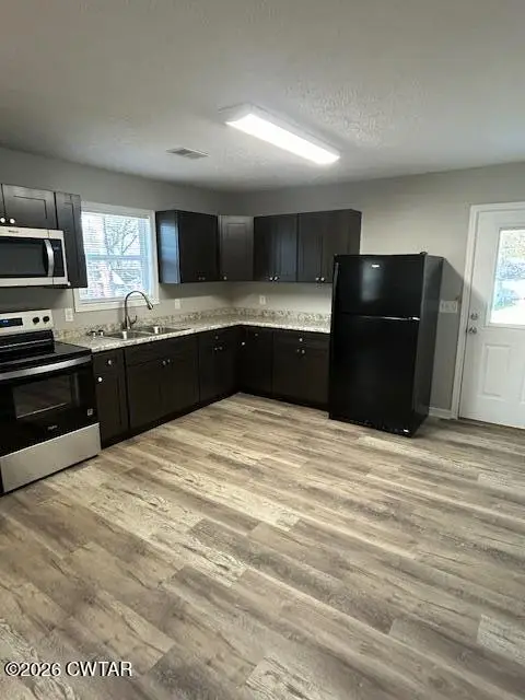 1706 Harris Street, Dyersburg, TN 38024 - #2