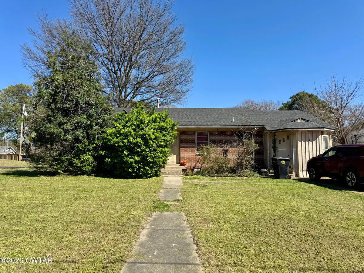 624 Reynolds Avenue, Dyersburg, TN 38024 - #1