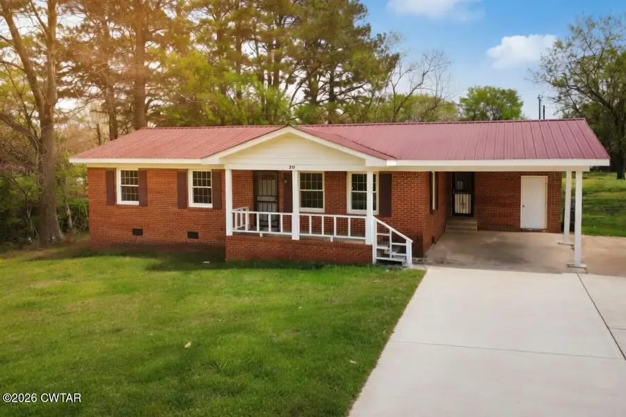 230 Roger Avenue, Bolivar, TN 38008 - #2