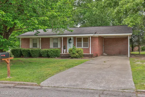 105 Meadowbrook Drive, Martin, TN 38237