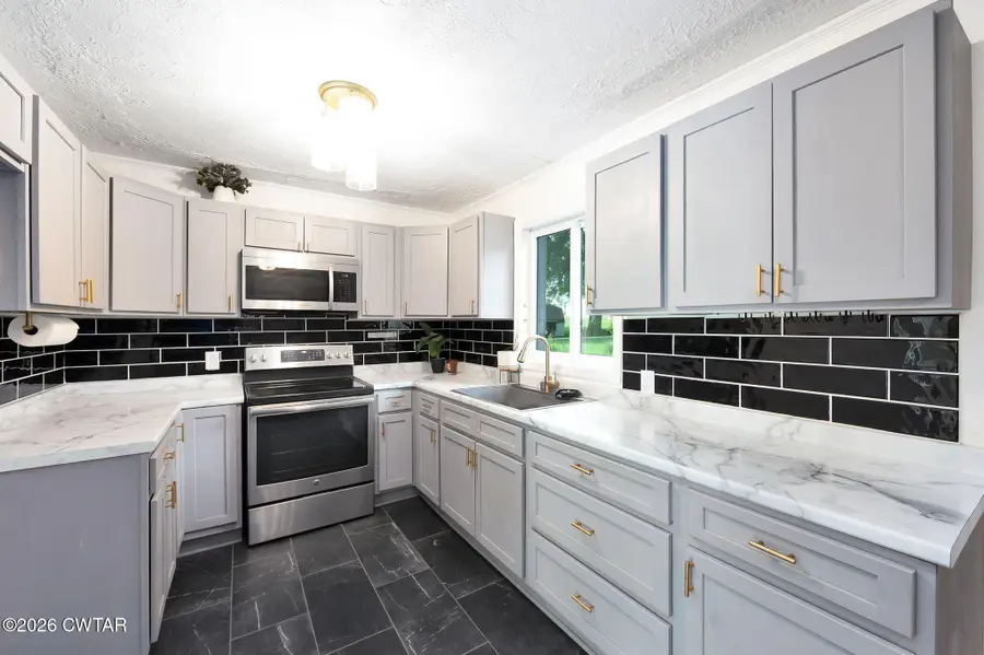 105 Lyndale Street, Trenton, TN 38382 - #3