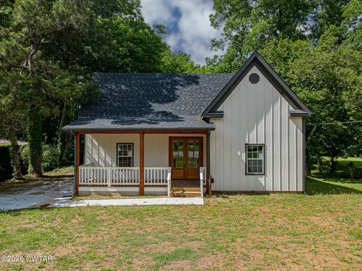 211 Hays Avenue, Trenton, TN 38382 - #1