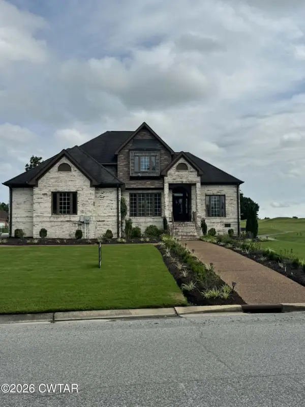 1449 Clubhouse Drive, Dyersburg, TN 38024