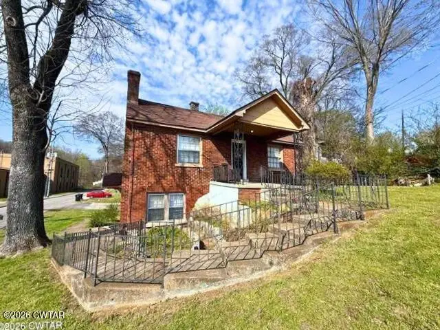 202 College Street, Dyersburg, TN 38024 - #2