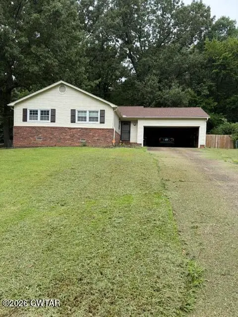 1305 Woodgate Drive, Humboldt, TN 38343