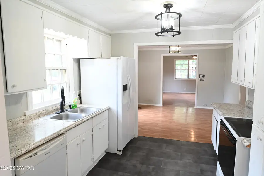 1305 Troy Avenue, Dyersburg, TN 38024 - #3