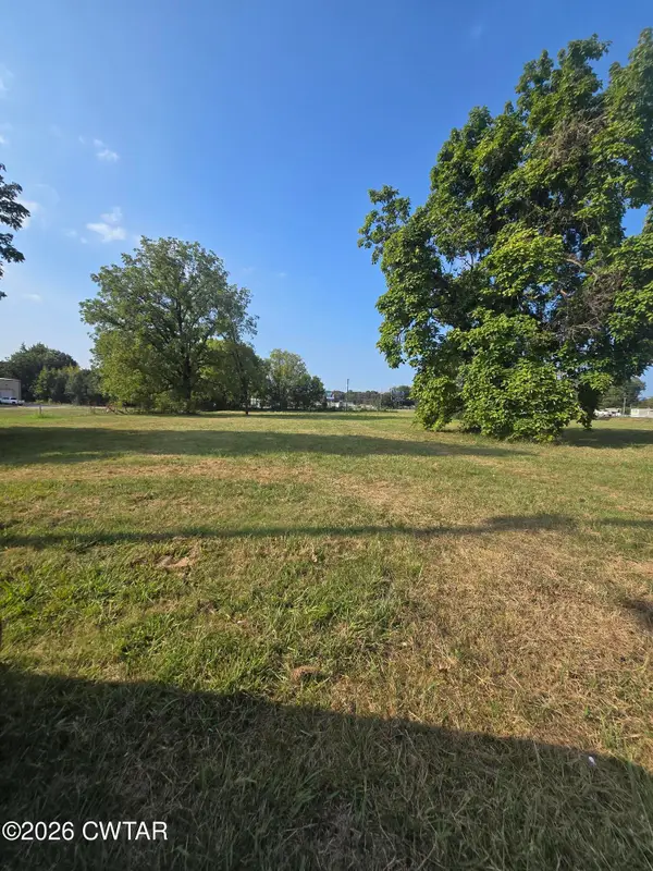 61 Fairway Boulevard, Jackson, TN 38305