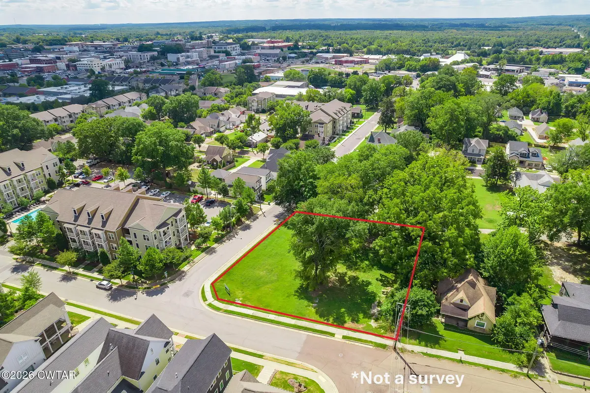 262 W Deaderick Street, Jackson, TN 38301 - #1
