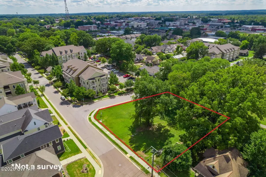 262 W Deaderick Street, Jackson, TN 38301 - #2