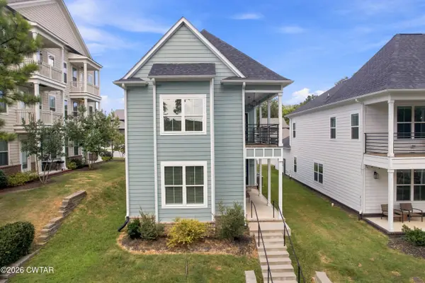 225 W Deaderick Street, Jackson, TN 38301