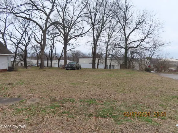 243 Oak Street, Jackson, TN 38301