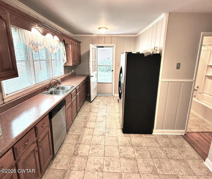 533 Weaver Street, Lexington, TN 38351 - #2