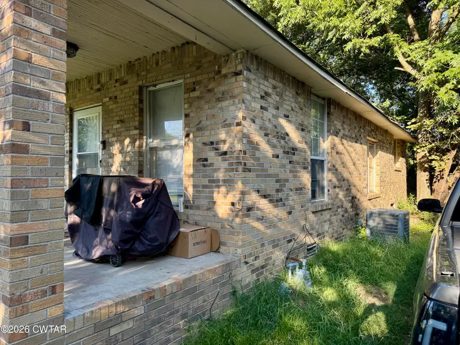 122 Butterworth Avenue, Dyersburg, TN 38024 - #3
