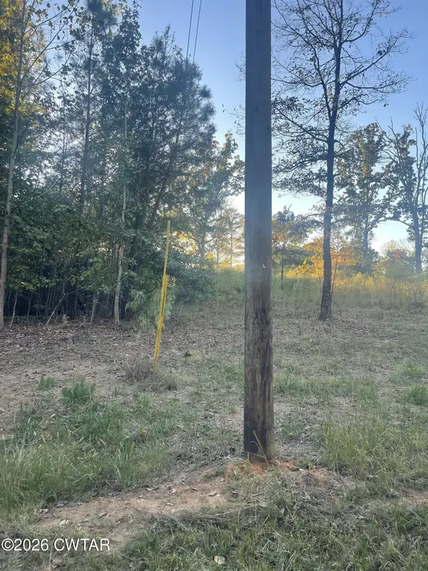 000 Pineview Road, Lexington, TN 38351