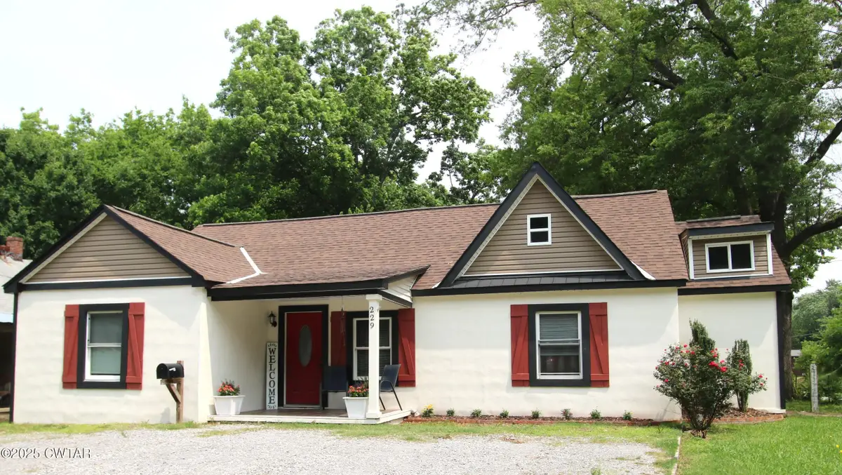 229 Hays Avenue, Trenton, TN 38382 - #1