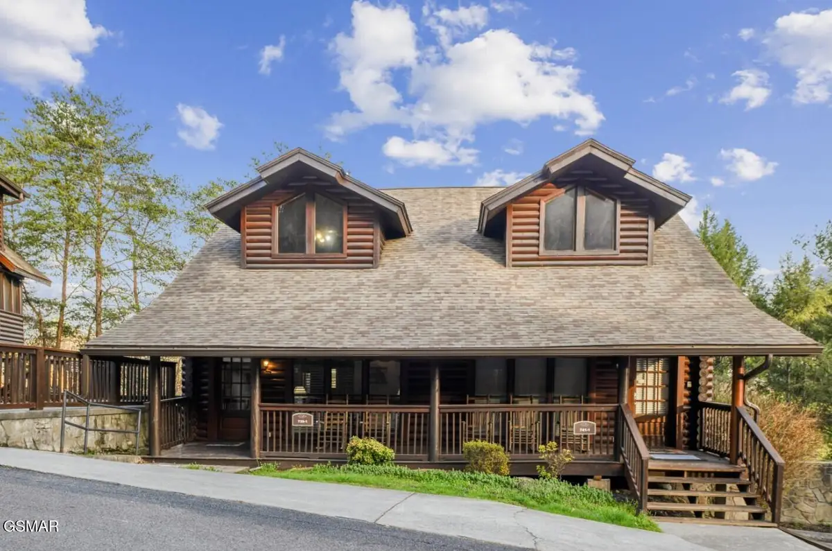 739 Golf View Boulevard, Pigeon Forge, TN 37863 - Image #1