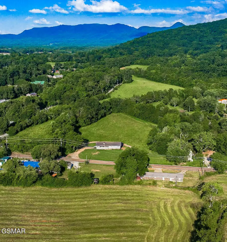 3177 Old Newport Highway, Sevierville, TN 37876 - Image #2