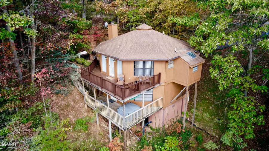 1036 E Foothills Drive, Gatlinburg, TN 37738 - Image #3