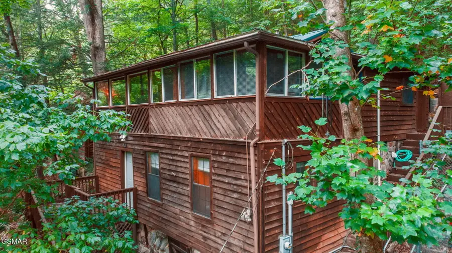 215 Lovers Lane, Townsend, TN 37882 - Image #2