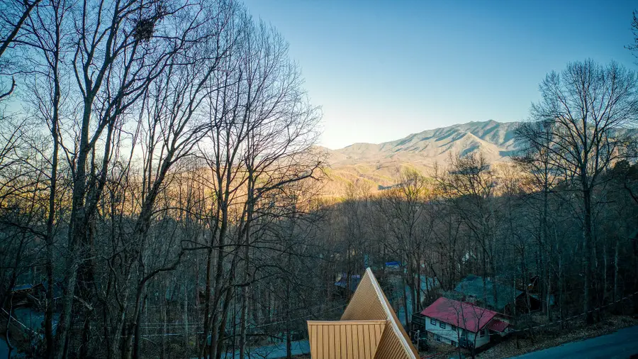 1508 Zurich Road, Gatlinburg, TN 37738 - Image #2