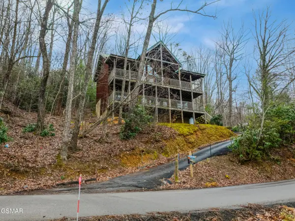 1346 N Baden Drive, Gatlinburg, TN 37738