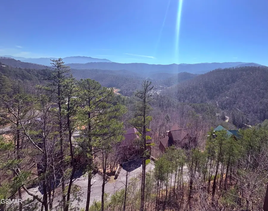 81 Parkside Rdg Way, Pigeon Forge, TN 37863 - Image #2