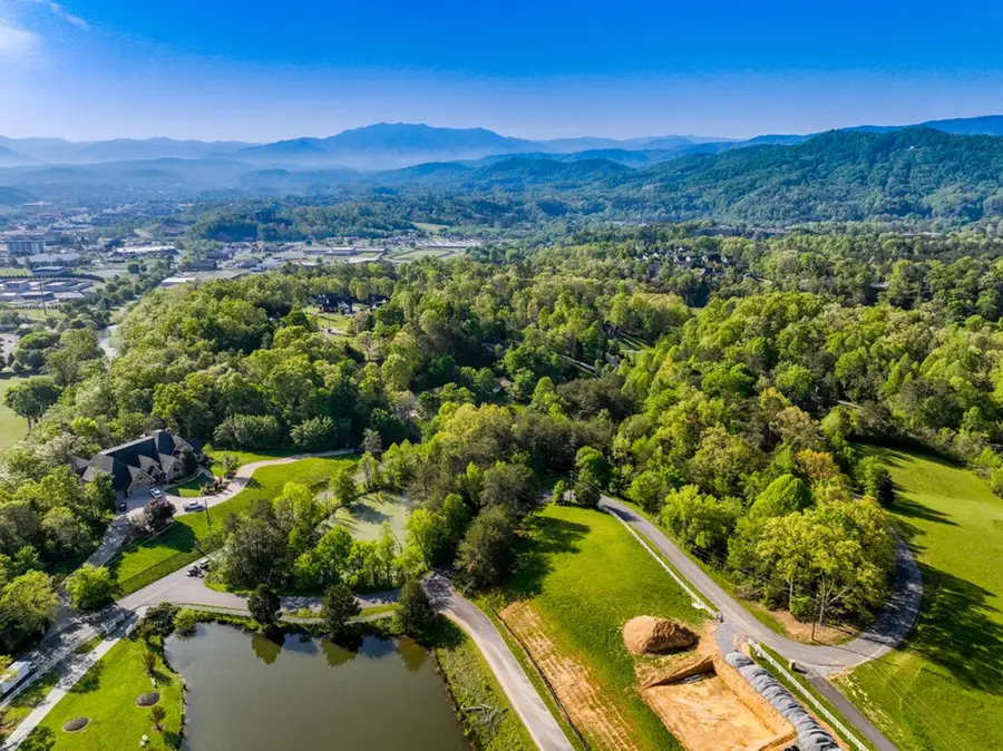 1140 Crestview Drive, Pigeon Forge, TN 37863 - Image #3